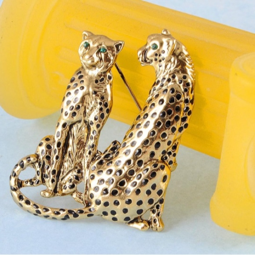 Double Leopard Panther Brooch - Picture 2 of 9